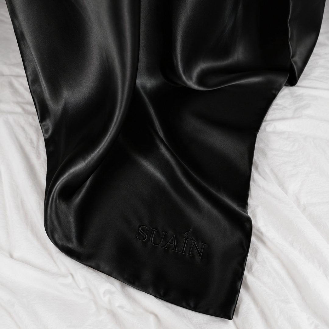 Organic Mulberry Silk Pillowcase in Midnight Black, picture 1